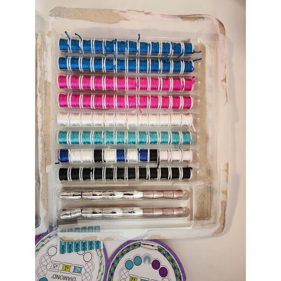 Cool Maker Friendship Bracelet  DIY With 191 Threads Jewelry Making - Picture 3 of 6